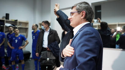 Futsal. Președintele Parlamentului, Igor Grosu i-a felicitat pe jucători direct la vestiare, după calificarea în faza a doua a Campionatului Mondial!