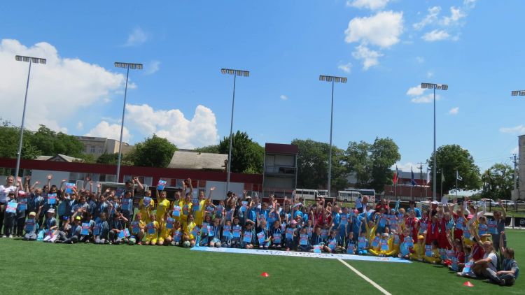 Proiectul “We Play Strong”. Premierea echipelor din regiunea Centru